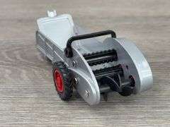 Manure & Fertilizer Spreaders, 1/43, Ertl & Custom