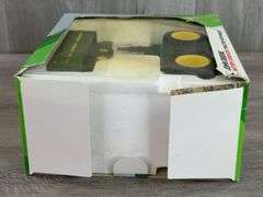 John Deere 8960 4WD Duals W/Wagon, 1/32, Battery Operated