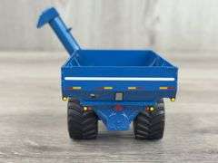 Harvest Commander Kinze 1050 Grain Cart, 1/64, SpecCast