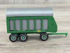 3 Forage Wagons, 1/64, 1 Ertl-1 Badger 1200 Scale Models, 1-Plastic
