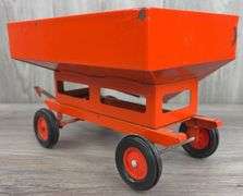 ERTL Gravity Feed Grain Hopper