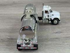 Mack Truck W/Tanker, 1/64, Truck First Gear, Fuel Lines Need Reattached