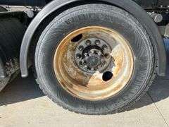 1994 International 9400 Semi with 3500-Gal Tank Skid