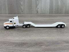 Kenworth T600A John Deere Truck W/Drop Deck Trailer, 1/64, Ertl