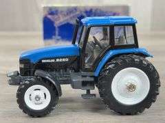 New Holland 8260 MFD, 1/43, Toy Farmer Collector Edition