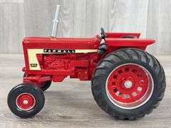 IH McCormick Farmall 806 WF, 1/16, Custom