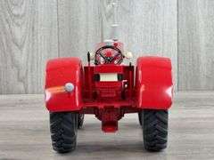 International 660 WF Diesel, 1/16, 1999 NFTS, Toy Farmer