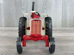 IH McCormick Farmall 1206 WF, 1/16, Custom, Paint Is Chipping