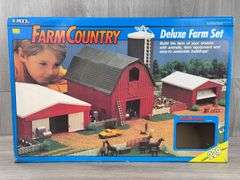 Farm Country Deluxe Farm Set 229 Pieces, Ertl,  Unsure If Complete
