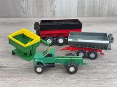 F750 Ford Grain Truck & 2 Grain Carts, 1/64, Custom, Grain Cart Not Attached To Truck