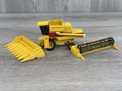 New Holland Combine, 1/64, Ertl, 2 Heads