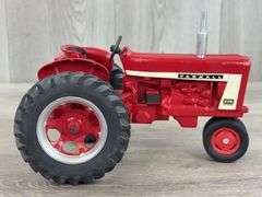IH McCormick Farmall 656 NF, 1/16, Custom