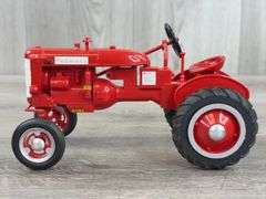 IH Farmall 130 WF, 1/16, Custom, Plastic