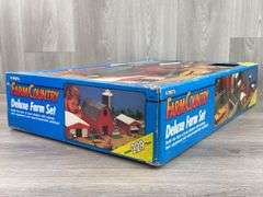 Farm Country Deluxe Farm Set 229 Pieces, Ertl,  Unsure If Complete