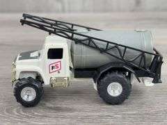 FS Sprayer Truck & 4 Pull Type Sprayers, 1/64, 4 Ertl, 1 Custom