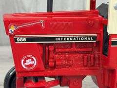 International 986 WF, 1/16, Red Power, Custom