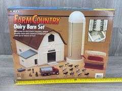 Farm Dairy Barn Set, 92 Pieces, Ertl, Items Missing, Not Complete