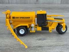 Terra-Gator 8103 Air Spreader, 1/64, Ertl