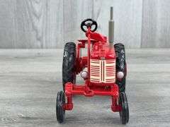 IH McCormick Farmall 130 Hi-Crop, 1/26, 2001 NFTM, Ertl