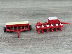 International Harvester & Case International Farm Implements, 1/64, Mostly Ertl