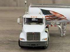 International Truck W/Tanker, 1/64, DCP, Missing Mirror