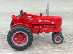 International Farmall Tractors, 1/64, Ertl, 660 Is 1999 NFTS