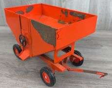 ERTL Gravity Feed Grain Hopper