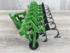 John Deere 856 Minimum Tillage Cultivator, 1/16, Ertl