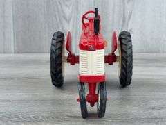 IH McCormick Farmall 350 NF, 1/16, Custom