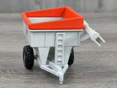 J&M-John Deere-Unverferth Grain Carts, 1/64, Ertl, Unverferth Auger Is Loose