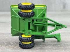 J&M-John Deere-Unverferth Grain Carts, 1/64, Ertl, Unverferth Auger Is Loose