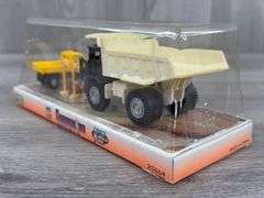 HO Construction Series Dump Truck & HO Firefighting Equipment, HO 1/87, Smart Toys & Model Power