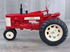 IH McCormick Farmall 350 NF, 1/16, Custom
