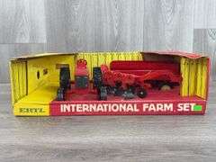 International 544 Farm Set, 1/16, Ertl, Missing Cows