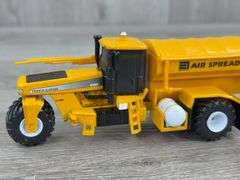 Terra-Gator 8103 Air Spreader, 1/64, Ertl