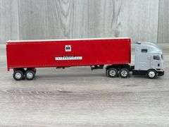 International Truck W/IH International Trailer Bank, 1/64, Bank-Liberty Classics, Limited Edition, Truck Is Ertl Collectibles