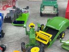 John Deere, Case International, Oliver& Minneapolis Moline Parts, Trucks, Trailers & Implement Parts, International 660 Toy Farmer Empty Box, 1/64