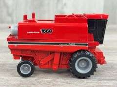 Case International 1660 Axial Flow Combine, 1/64, Ertl, 2 Heads