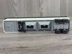 International Navistar & Kenworth T600A Trucks W/Bottom Dump Grain Trailers, 1/64, Ertl