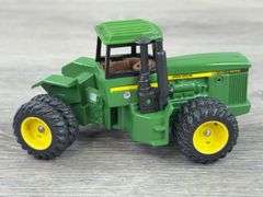 John Deere 8760 4WD Duals & 2 8850 4WD Duals, 1/64, Ertl