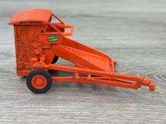 Case-Ertl & Versatile-Plastic Pull Type Combines, Allis-Chalmers Baler-Ertl, 1/43