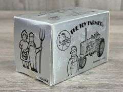 IH McCormick Farmall Diesel Super M-TA NF, 1/43 Toy Farmer