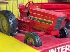 International 544 Farm Set, 1/16, Ertl, Missing Cows