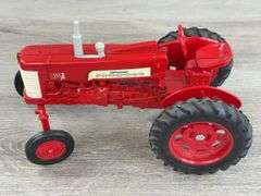IH McCormick Farmall 350 WF, 1/16, Custom