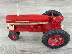 IH McCormick Farmall 460 NF, 1/16, Ertl