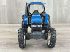 New Holland 8260 MFD, 1/16, 1997 NFTS, Toy Farmer