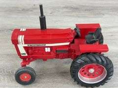 International Farmall Hydro 100 WF, 1/16, Custom