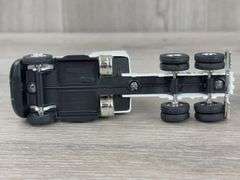 International Navistar & Kenworth T600A Trucks W/Bottom Dump Grain Trailers, 1/64, Ertl