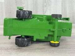 John Deere 9500 Combine, 1/28, 2 Heads, Ertl