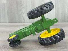 John Deere 1987 10th National Farm Toy Show Tractor, 1/16